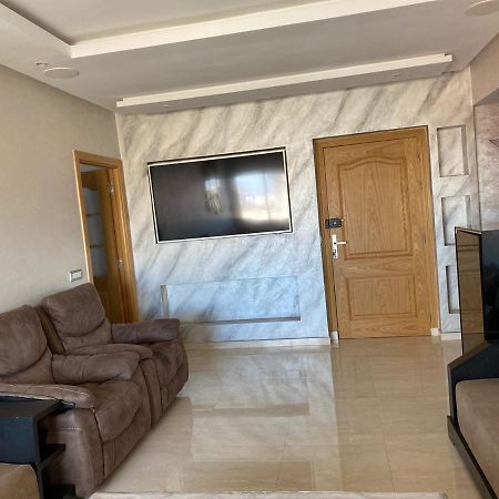 Magnifique Appart F3, Renove, Tres Bien Desservie Casablanca Bagian luar foto