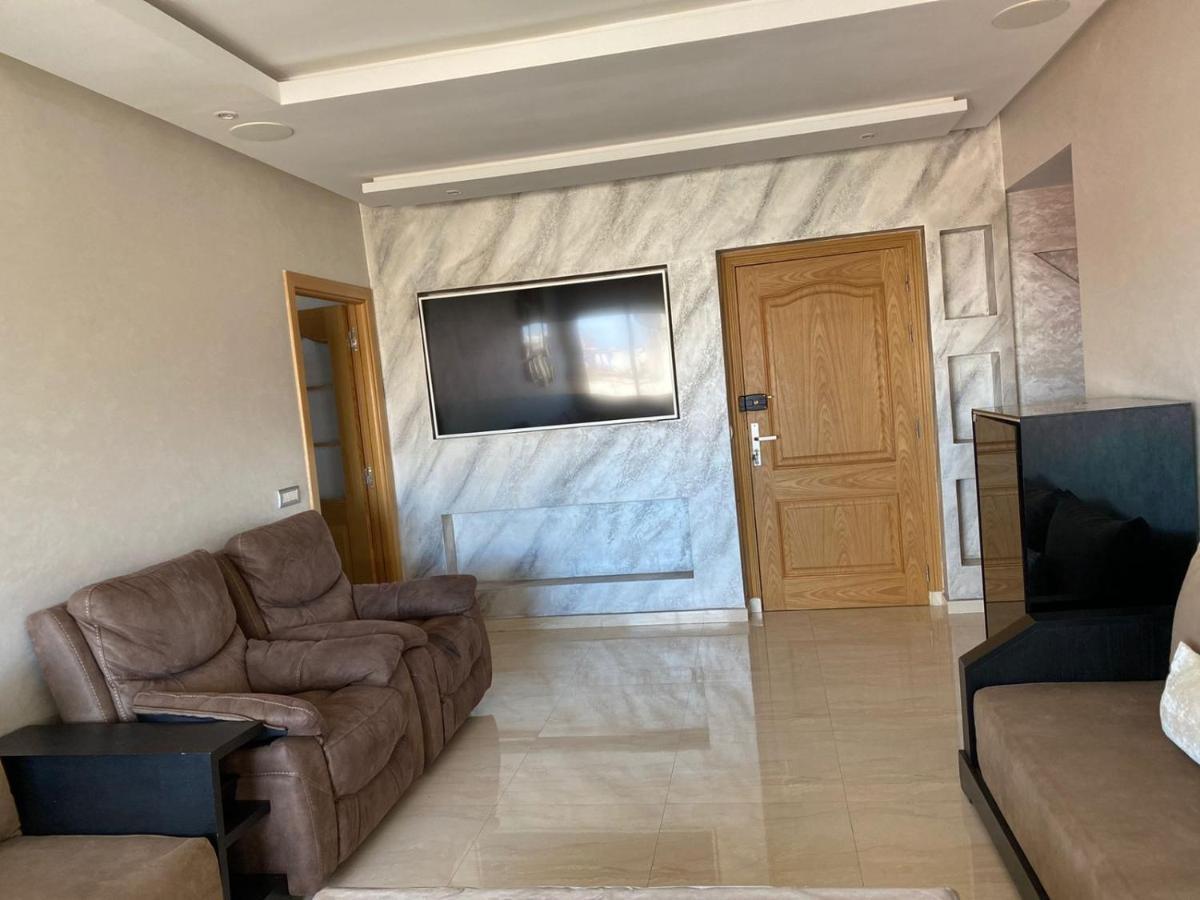 Magnifique Appart F3, Renove, Tres Bien Desservie Casablanca Bagian luar foto